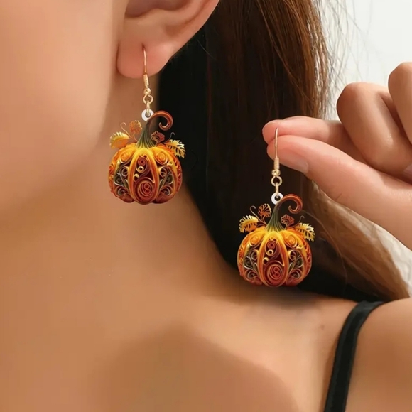 NEW Chic Acrylic Pumpkin Dangle Earrings - Picture 4 of 6